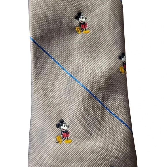 Cervantes Disney Vintage Mickey Mouse Men's Necktie - Picture 2 of 8